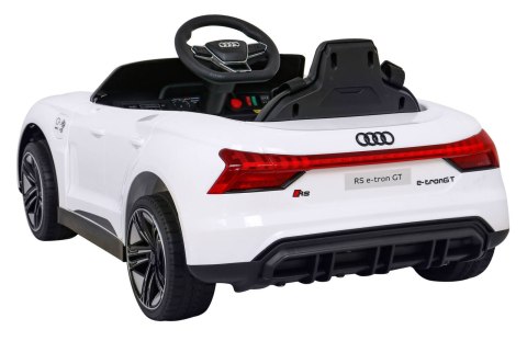 Audi RS E-Tron GT na akumulator Biały + Pilot + Napęd 4x4 + Radio MP3 + LED + EVA Audi RS E-Tron GT na akumulator Biały + Pilot + Napęd 4x4 + Radio MP3 + LED + EVA